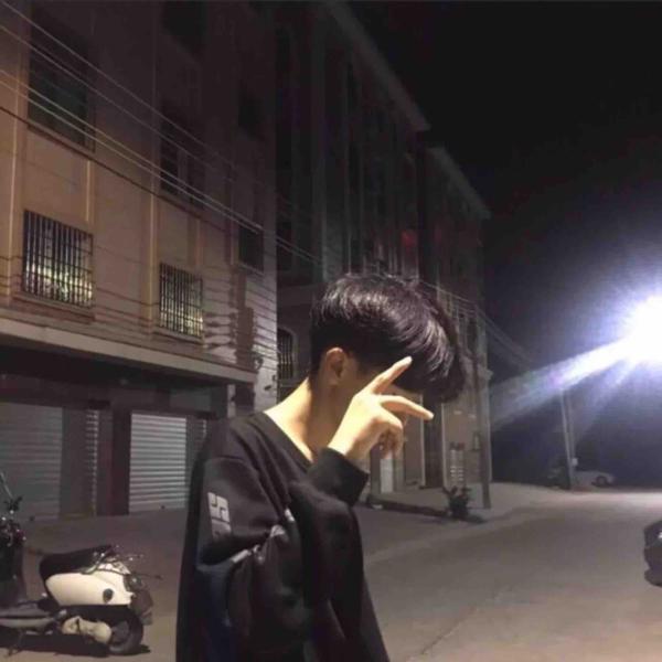 奔跑的小候头像