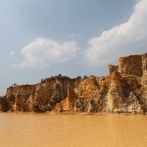山海辰云头像