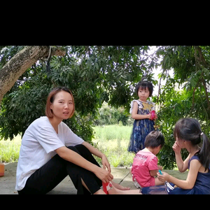 三个女儿的妈妈要加油头像