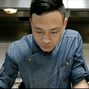 吴家崇头像