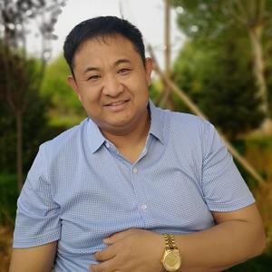 吕强龙头像